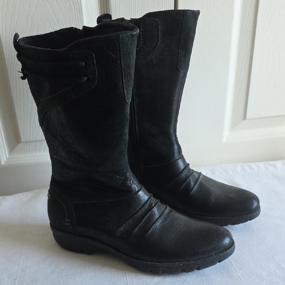 Merrell Shoes - Womens Merrell Vera MID Black Winter Boots Size 6